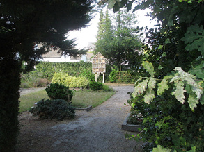 Friedhof mit Insektenhotel