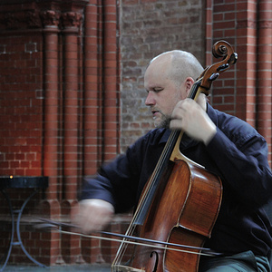 Ludwig Frankmar spielt Cello